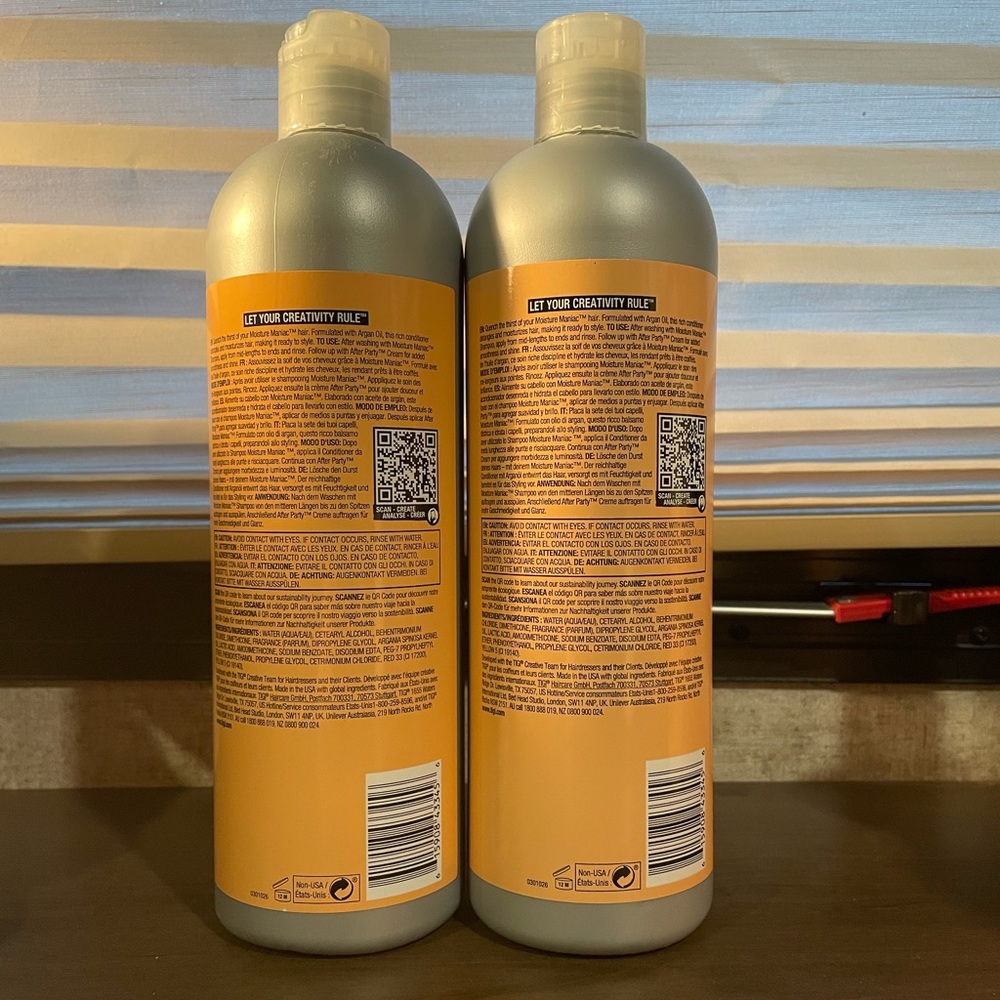🌟 BRAND NEW! 🌟 Two 750ml Bottles BedHead TIGI Moisture Maniac Conditioner 🧖🏼 - Picture 2 of 2